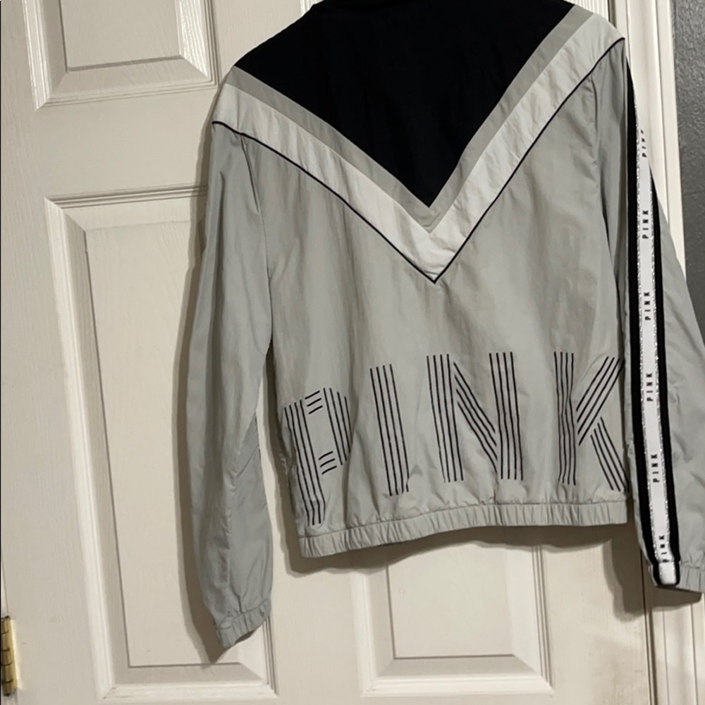 Pink windbreaker - Picture 4 of 4